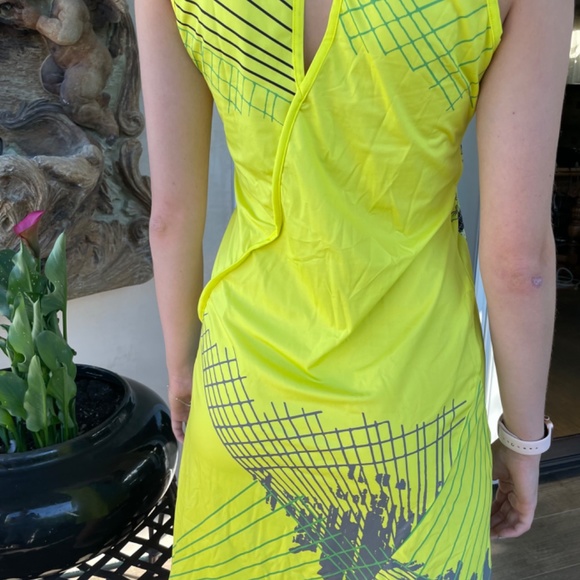 New Save the Queen summer dress Medium abstract pattern yellow great - Picture 4 of 9